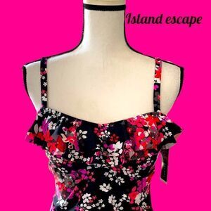 ISLAND ESCAPE NWT TAHITI BANDINI SWIMWEAR BATHING SUIT TOP SIZE 10
